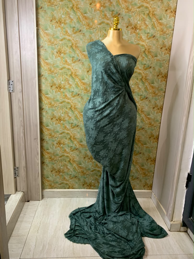 STRECHY JACQUARD- TROPICAL GREEN STAR(MOQ 6YRDS ABOVE)