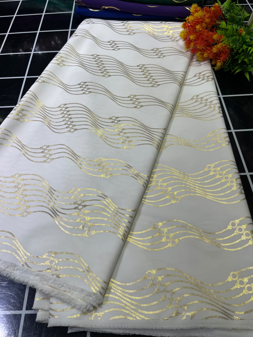 SAMPLE FANCY WAVE-WHITE (MOQ 6YRDS)
