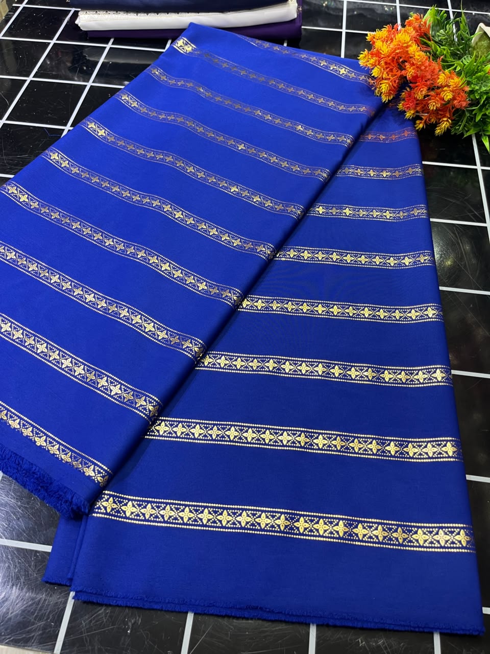 SAMPLE FANCY LINE ROYAL BLUE (MOQ 6YRDS)