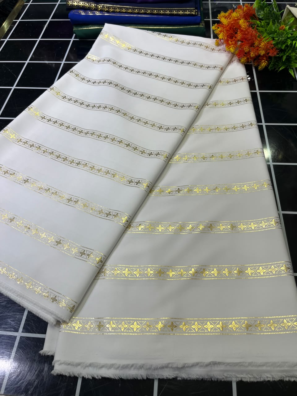SAMPLE FANCY LINE-WHITE (MOQ 6YRDS)