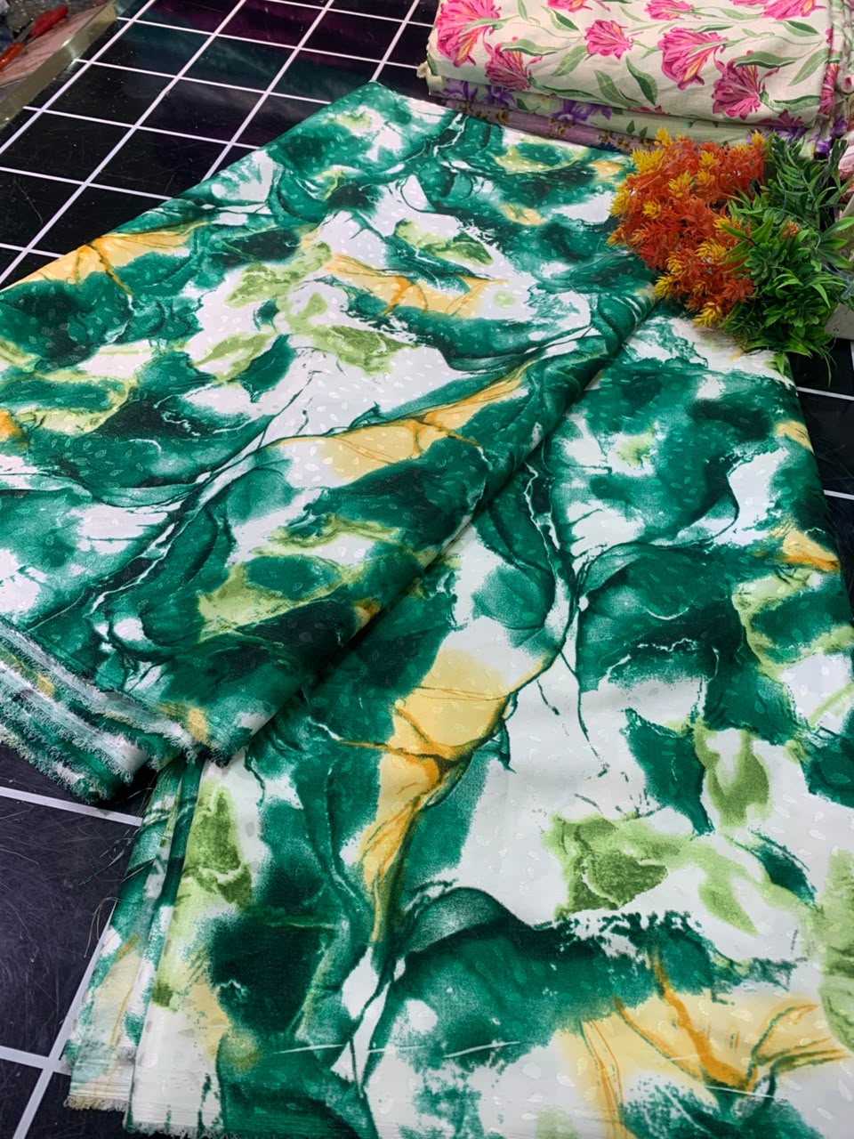 DAMASK SILK - GREEN AND YELLOW (MOQ 6 YARDS)