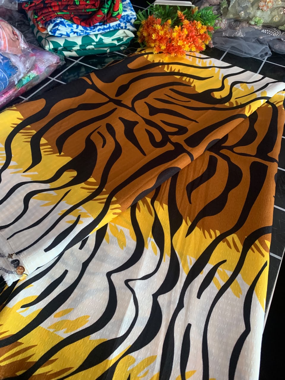 FLOKI CREPE - ( MOQ 6 YARDS )