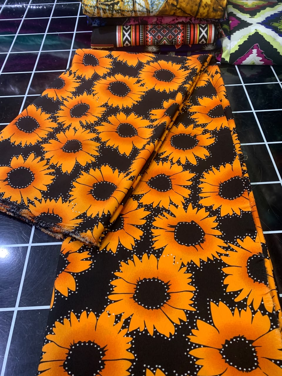 NIKKY SHIMMER CREPE - ( MOQ 6 YARDS)