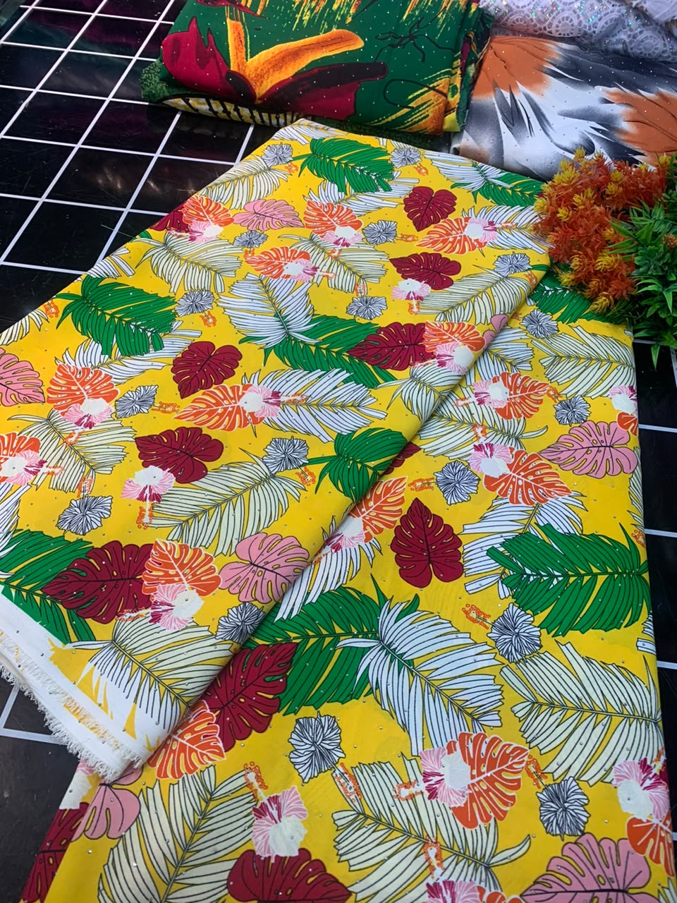 RICHIE STOCK STONE CREPE -YELLOW ( MOQ 6 YARDS)