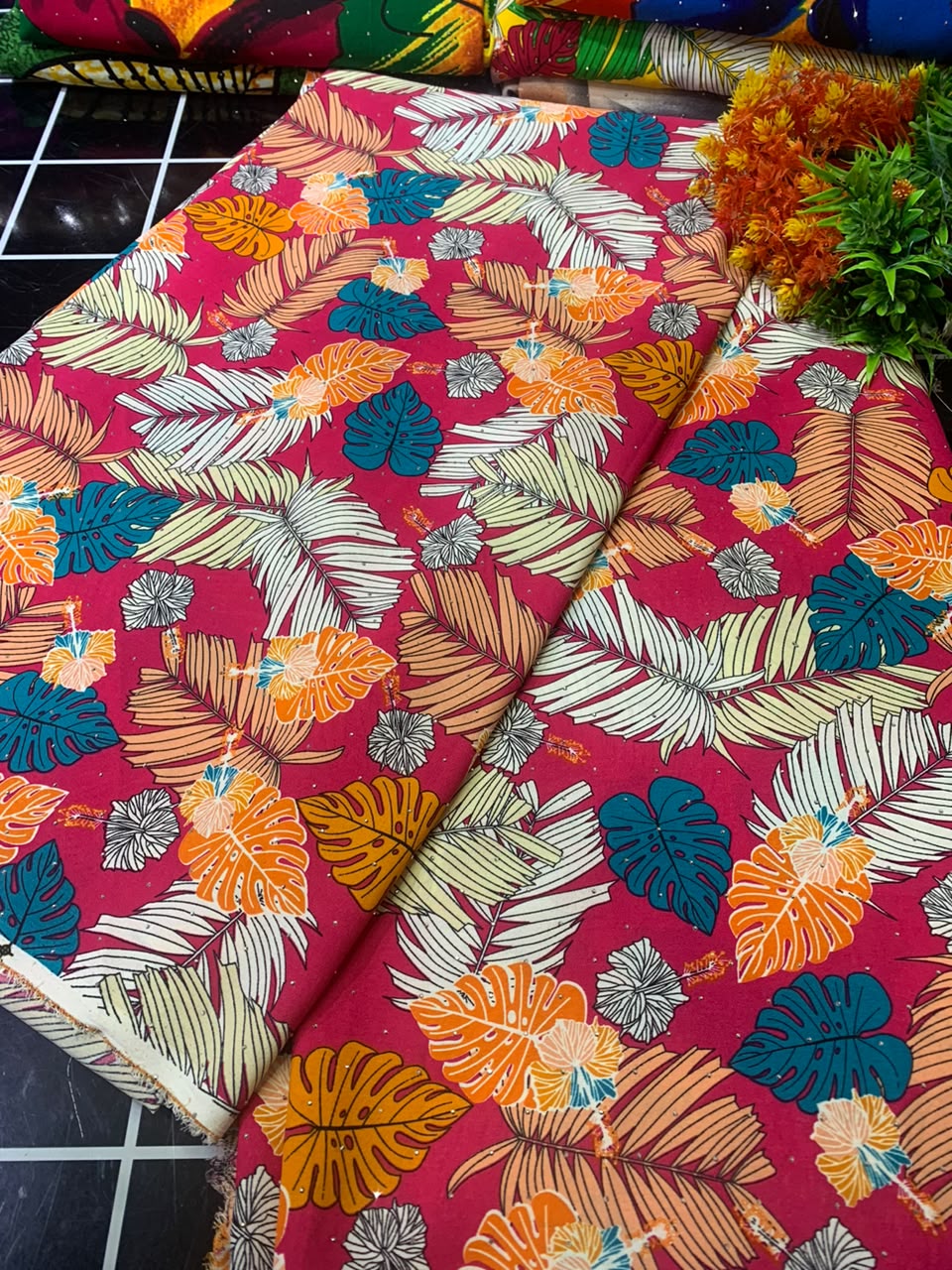 RICHIE STOCK STONE CREPE -PINK ( MOQ 6 YARDS)
