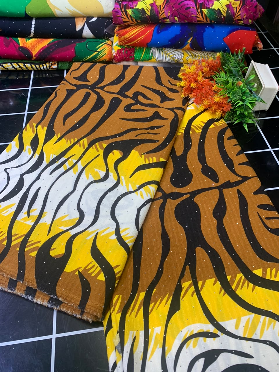 BILLY STOCK STONE CREPE - ( MOQ 6 YARDS)