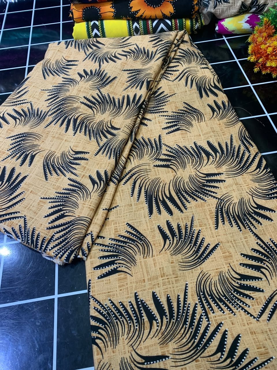 LARRY SHIMMER CREPE