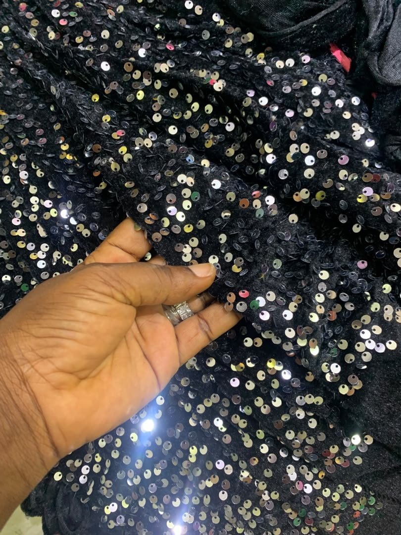 SEQUIN VELVET BLACK&GOLD