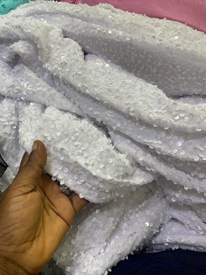 SEQUIN VELVET WHITE